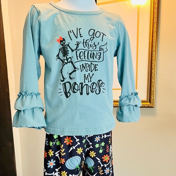 Lot of Ruffle Girl Holiday Outfits. All in great condition. - Picture 5 of 11